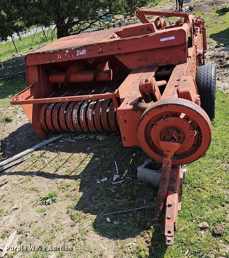 image for item MC9006 International 430  small square baler