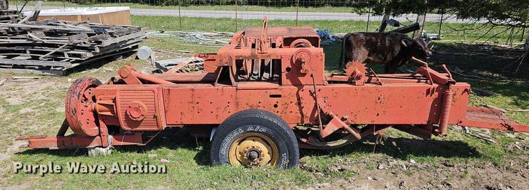 image for item MC9006 International 430  small square baler