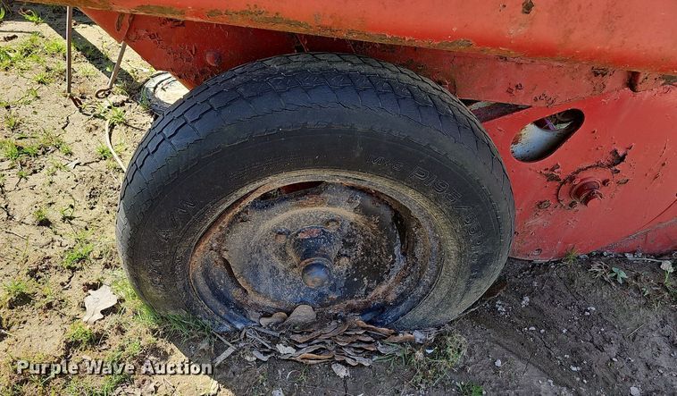 image for item MC9006 International 430  small square baler