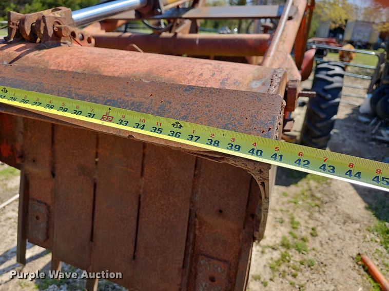 image for item MC9007 Allis Chalmers  tractor