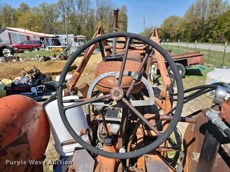 image for item MC9007 Allis Chalmers  tractor