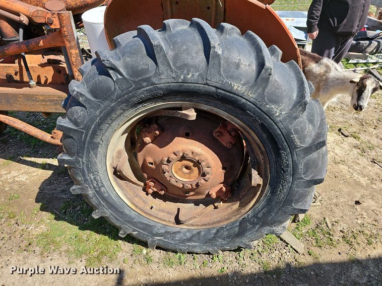 image for item MC9007 Allis Chalmers  tractor