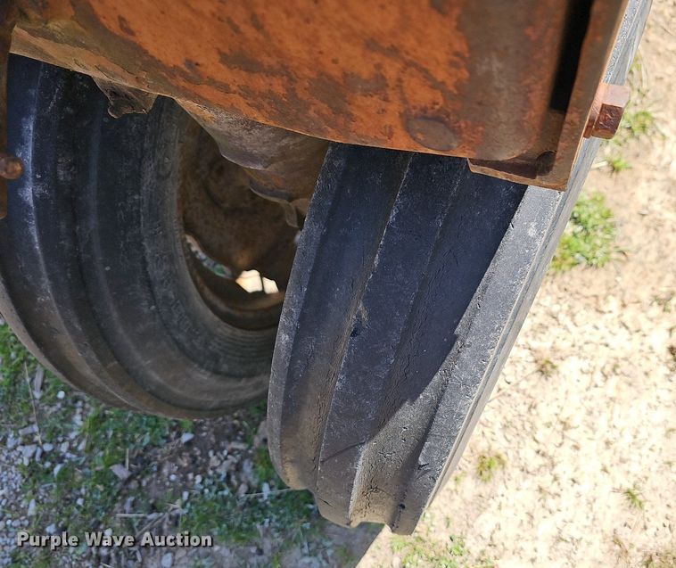 image for item MC9007 Allis Chalmers  tractor