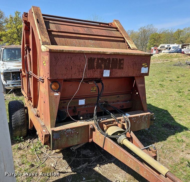 image for item MC9008 Krone  round baler