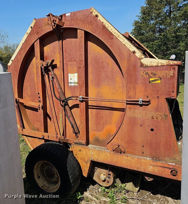 image for item MC9008 Krone  round baler