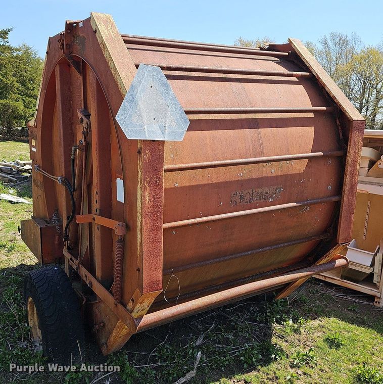 image for item MC9008 Krone  round baler