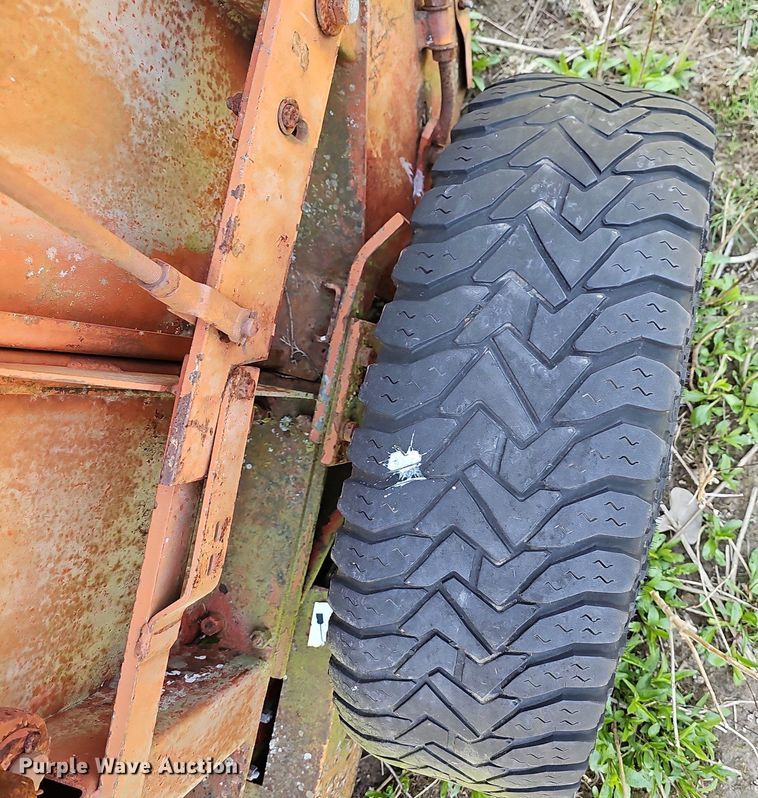 image for item MC9008 Krone  round baler