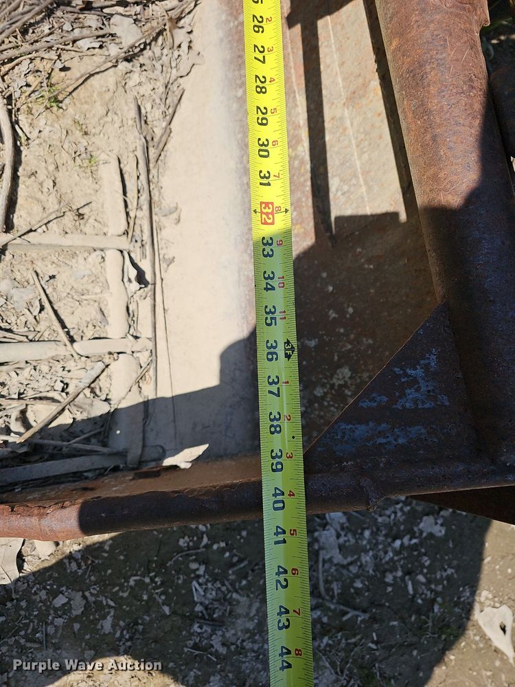 image for item MC9009 International M  tractor