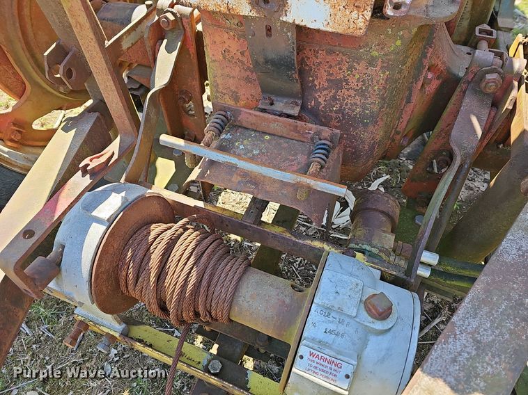 image for item MC9009 International M  tractor