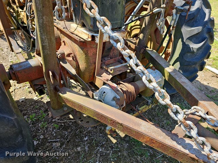 image for item MC9009 International M  tractor