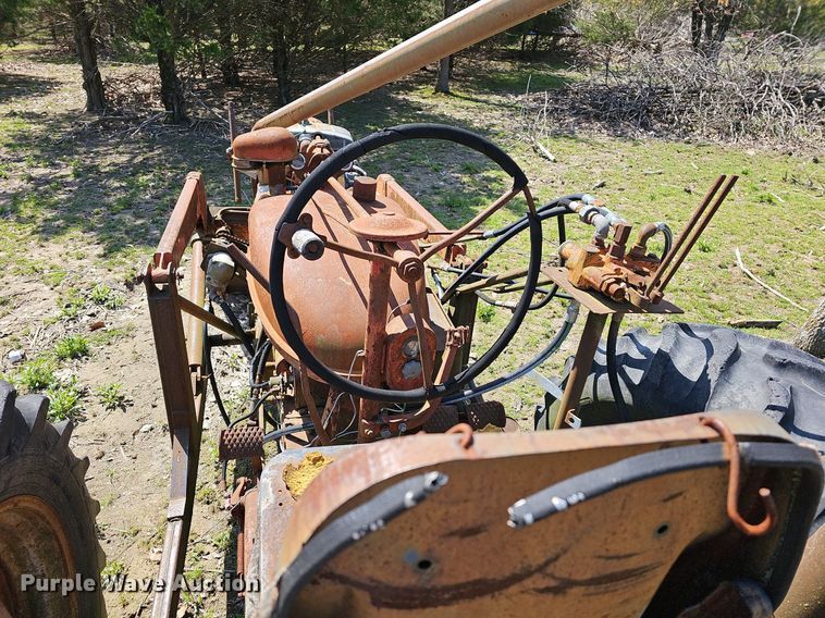 image for item MC9009 International M  tractor