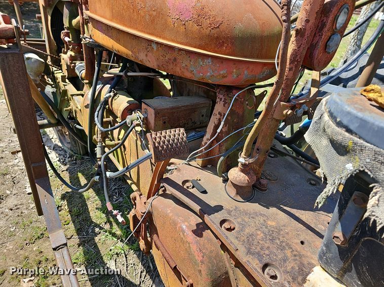 image for item MC9009 International M  tractor