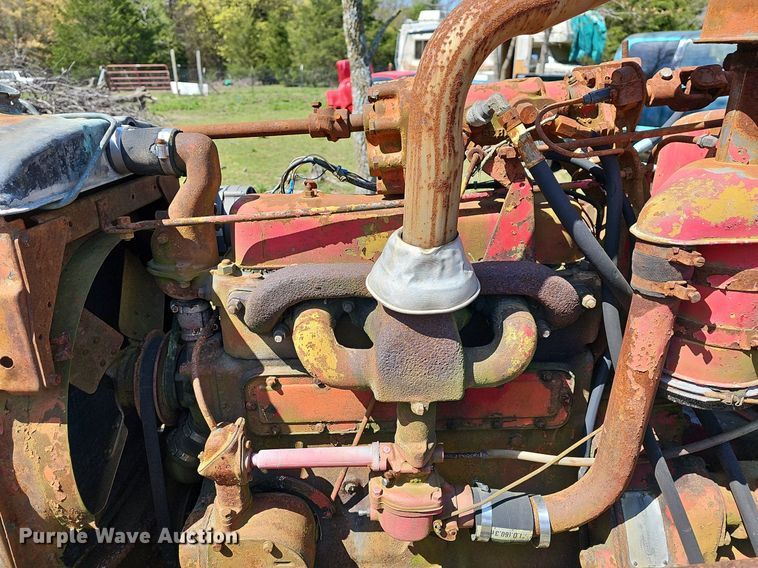 image for item MC9009 International M  tractor