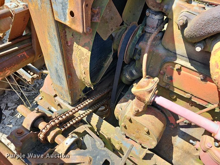 image for item MC9009 International M  tractor