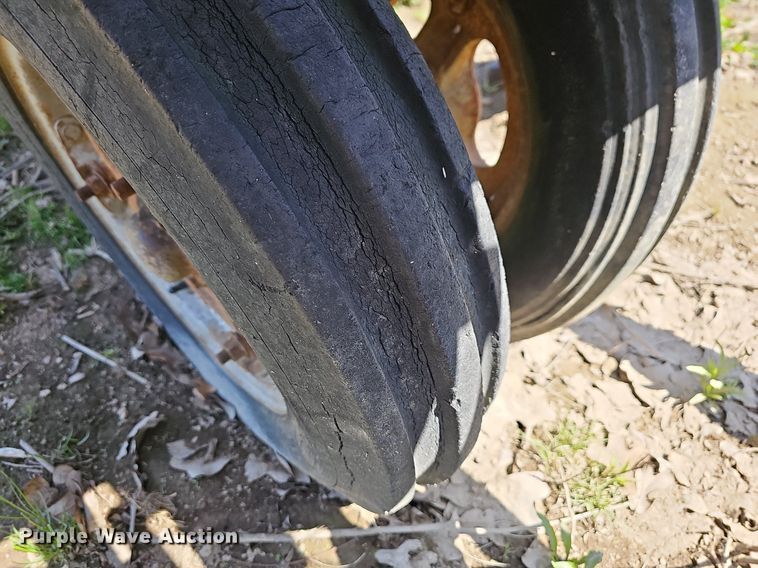 image for item MC9009 International M  tractor