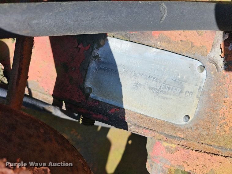 image for item MC9009 International M  tractor