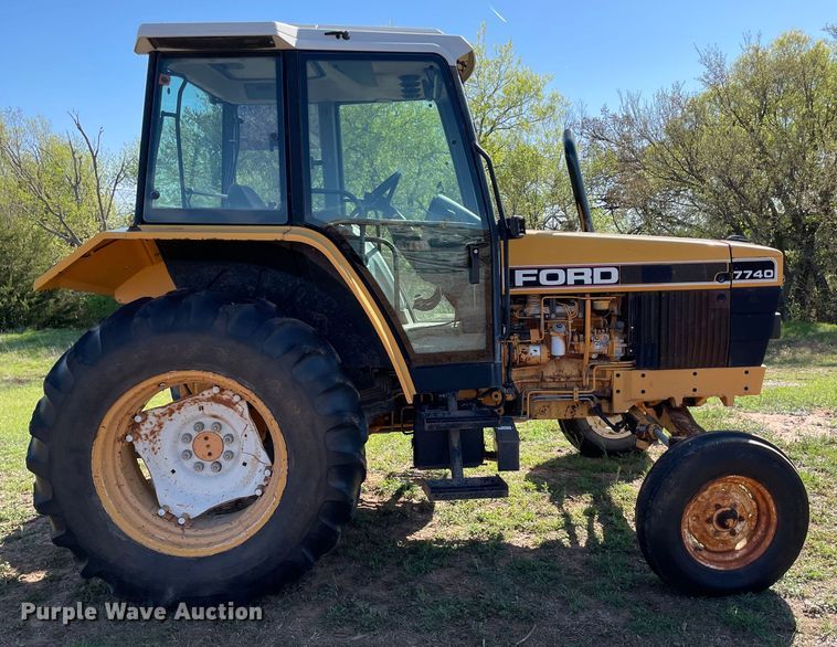 image for item MM9488 1994 Ford 7740  tractor