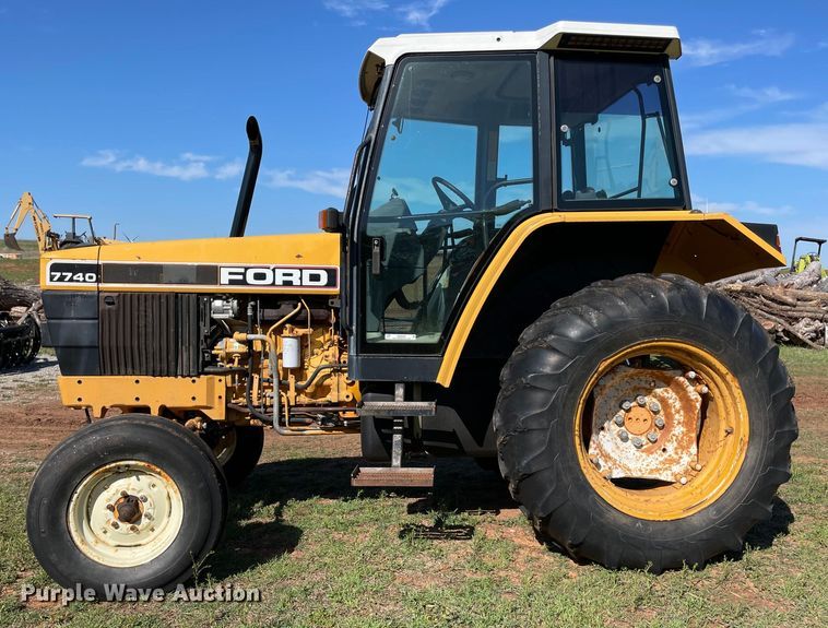 image for item MM9488 1994 Ford 7740  tractor
