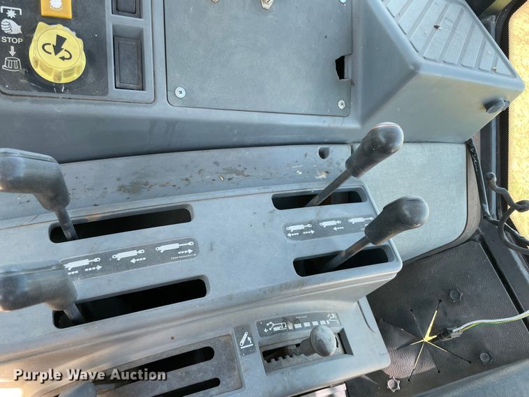 image for item MM9488 1994 Ford 7740  tractor