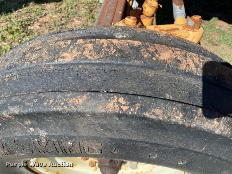 image for item MM9488 1994 Ford 7740  tractor