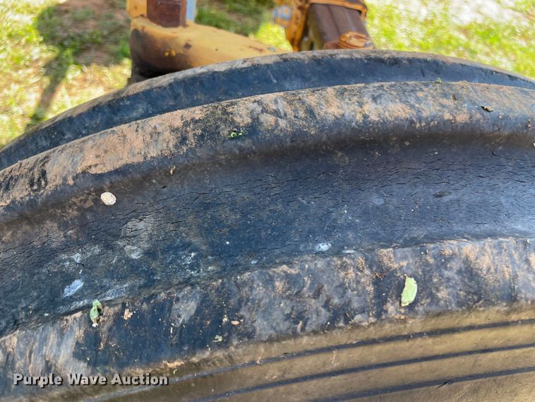 image for item MM9488 1994 Ford 7740  tractor