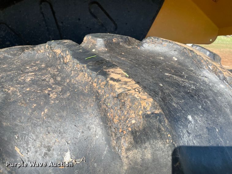 image for item MM9488 1994 Ford 7740  tractor