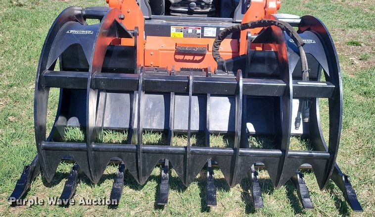 image for item MO9627 Grotrian  skid steer grapple bucket