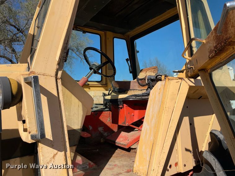 image for item MP9148 1972 Case 1270  tractor