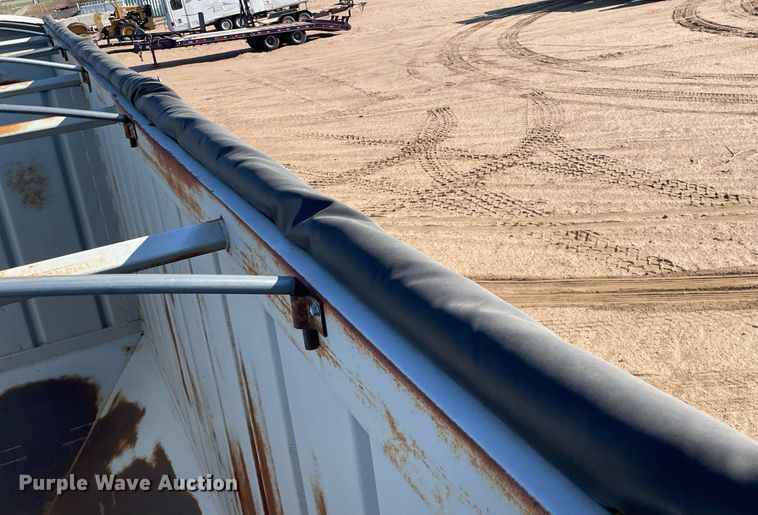 image for item MS9575 2010 General Services GS136  grain trailer