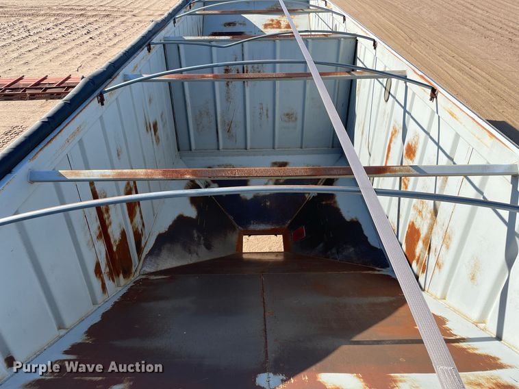 image for item MS9575 2010 General Services GS136  grain trailer