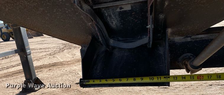 image for item MS9575 2010 General Services GS136  grain trailer