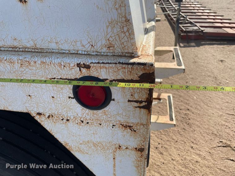 image for item MS9575 2010 General Services GS136  grain trailer