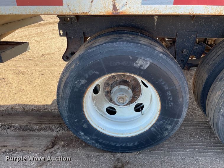 image for item MS9575 2010 General Services GS136  grain trailer