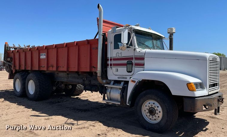 image for item MS9576 1995 Freightliner FLD120  manure spreader truck