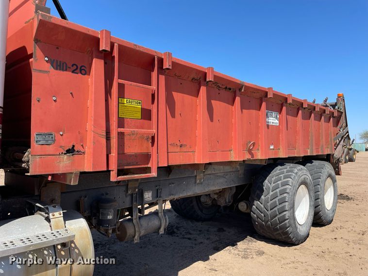 image for item MS9576 1995 Freightliner FLD120  manure spreader truck