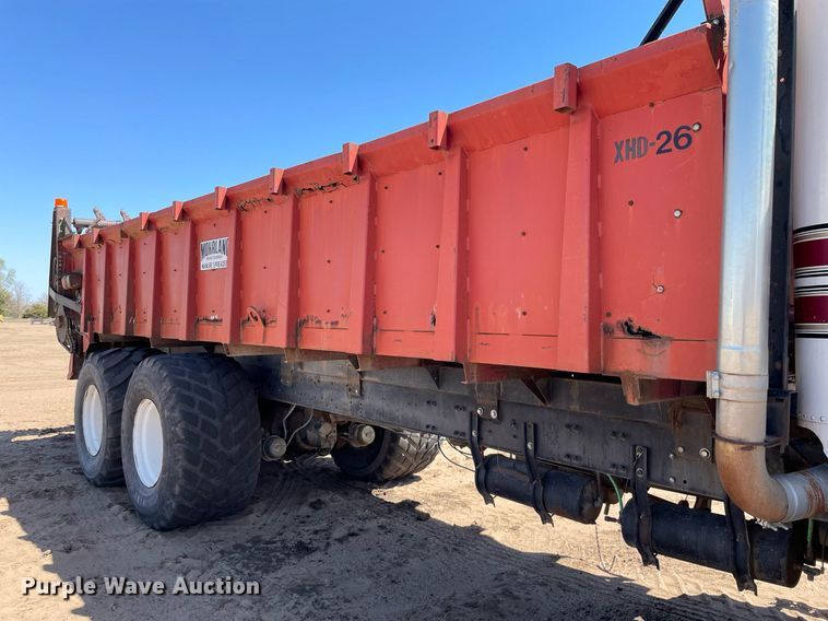 image for item MS9576 1995 Freightliner FLD120  manure spreader truck