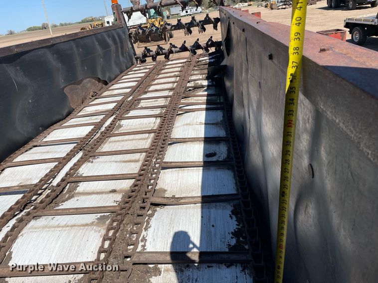 image for item MS9576 1995 Freightliner FLD120  manure spreader truck