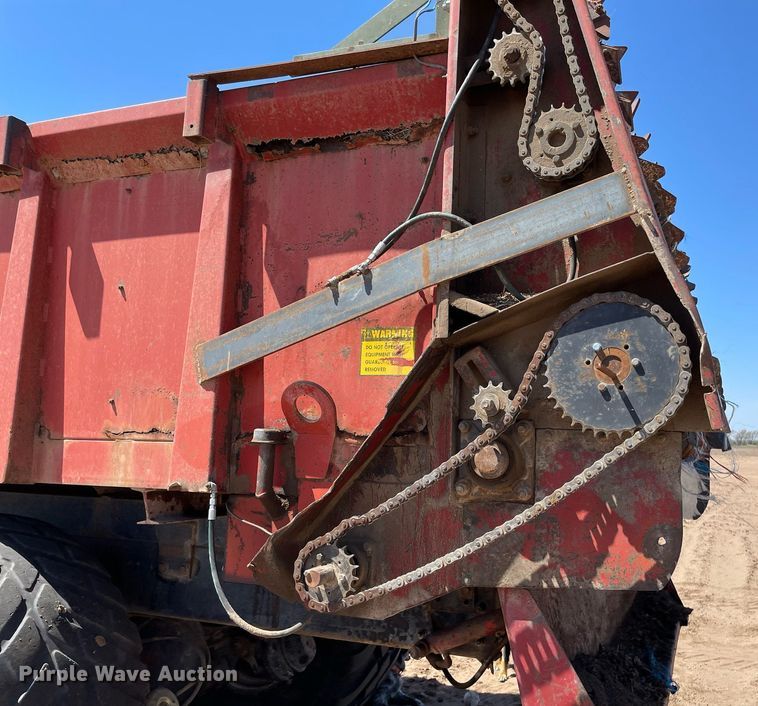 image for item MS9576 1995 Freightliner FLD120  manure spreader truck