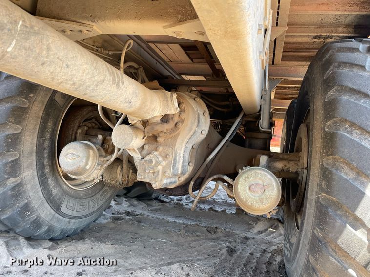 image for item MS9576 1995 Freightliner FLD120  manure spreader truck