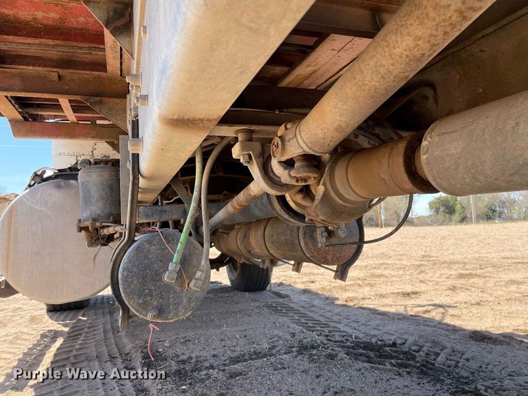 image for item MS9576 1995 Freightliner FLD120  manure spreader truck