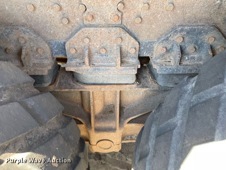 image for item MS9576 1995 Freightliner FLD120  manure spreader truck