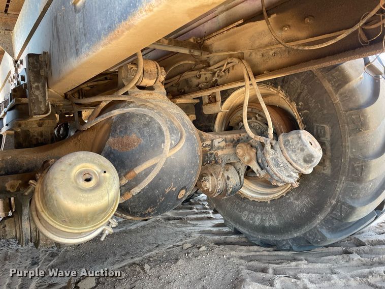 image for item MS9576 1995 Freightliner FLD120  manure spreader truck