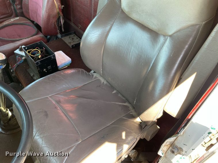 image for item MS9576 1995 Freightliner FLD120  manure spreader truck