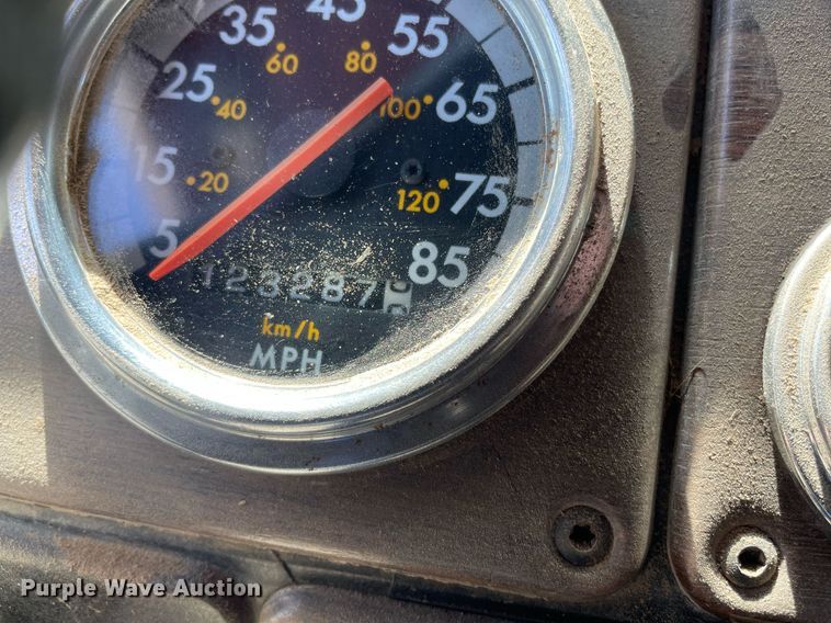 image for item MS9576 1995 Freightliner FLD120  manure spreader truck