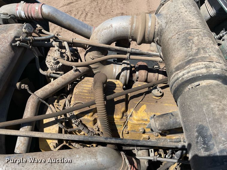 image for item MS9576 1995 Freightliner FLD120  manure spreader truck