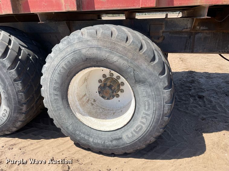 image for item MS9576 1995 Freightliner FLD120  manure spreader truck