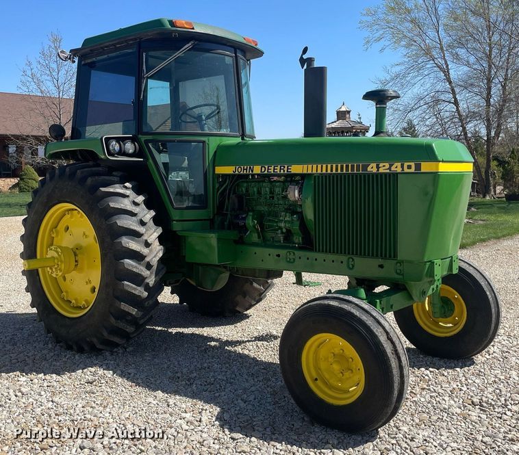 image for item MS9578 John Deere 4240  tractor