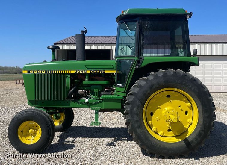 image for item MS9578 John Deere 4240  tractor