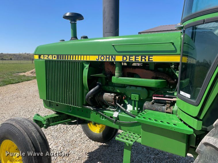 image for item MS9578 John Deere 4240  tractor