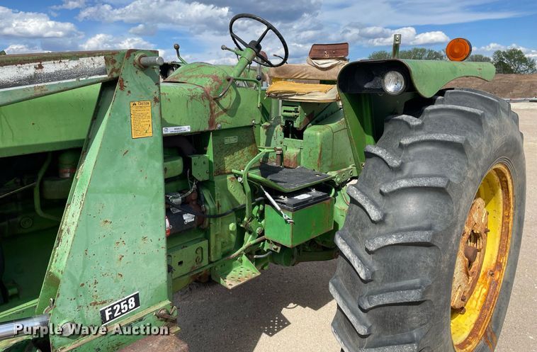 image for item MS9631 1972 John Deere 4320  tractor